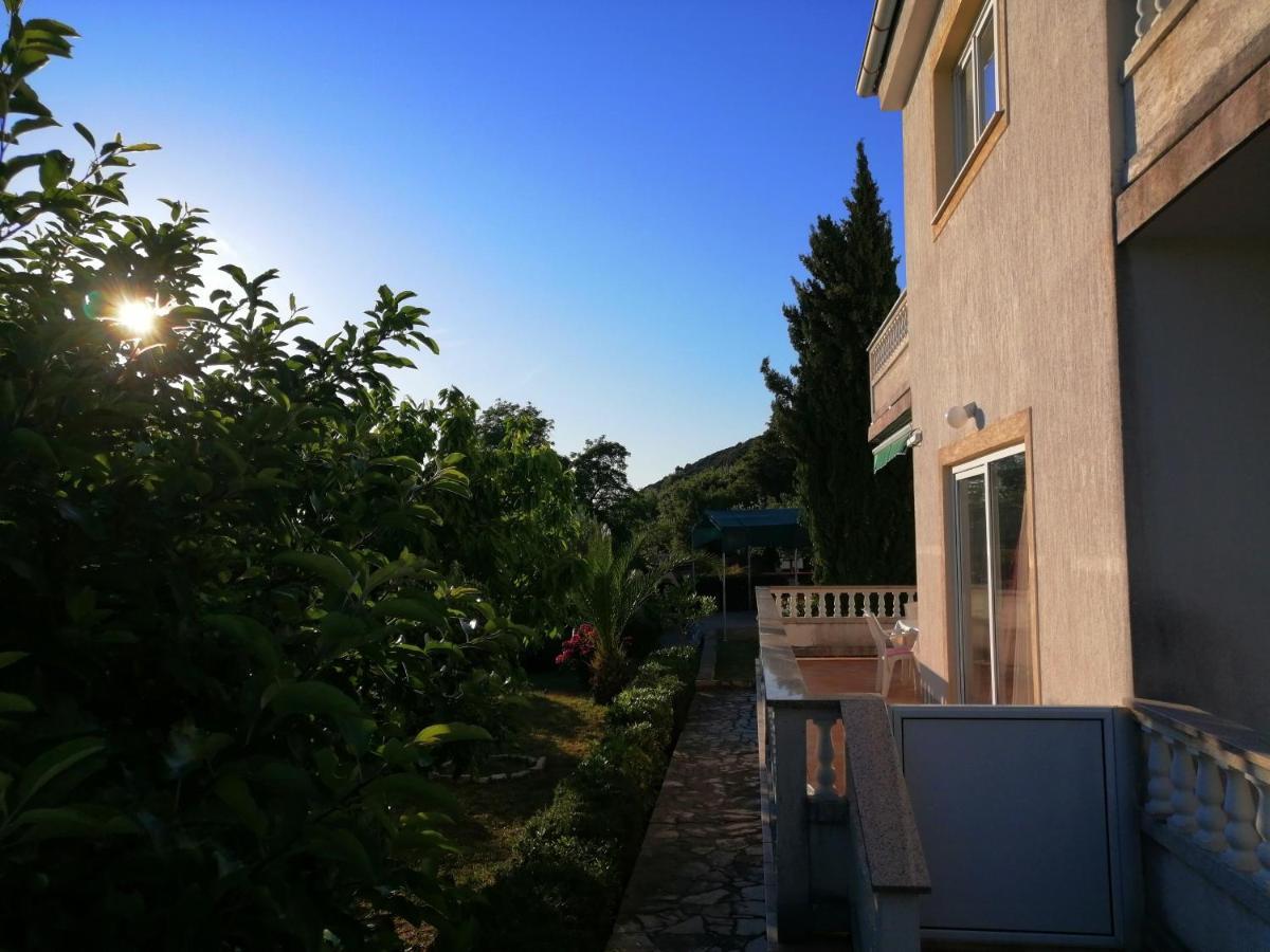 Apartments Fafandjel Rab Town Exterior foto